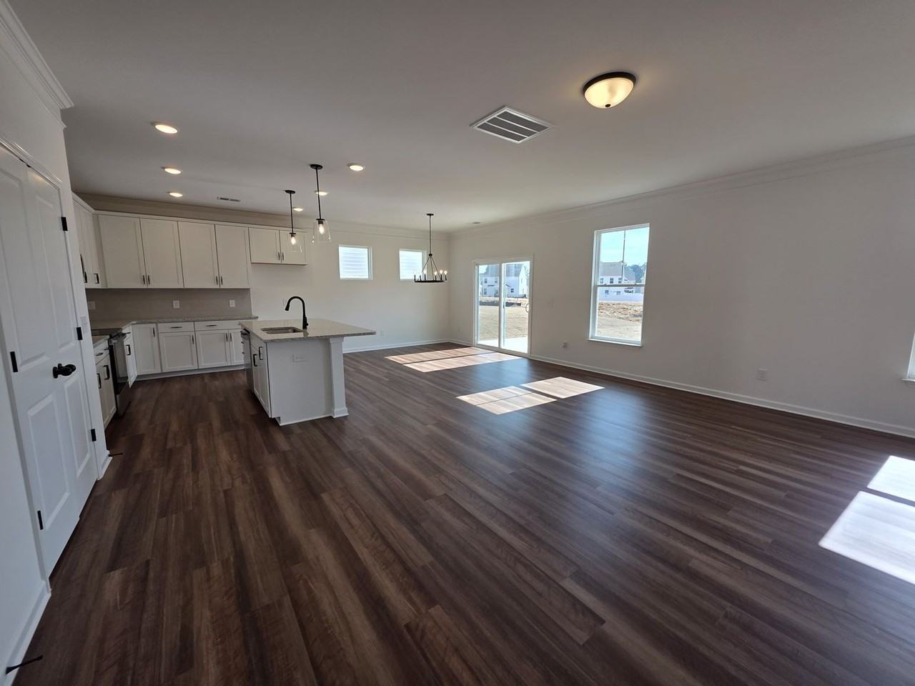 204 Pendergast Rd - Photo 4 of 18