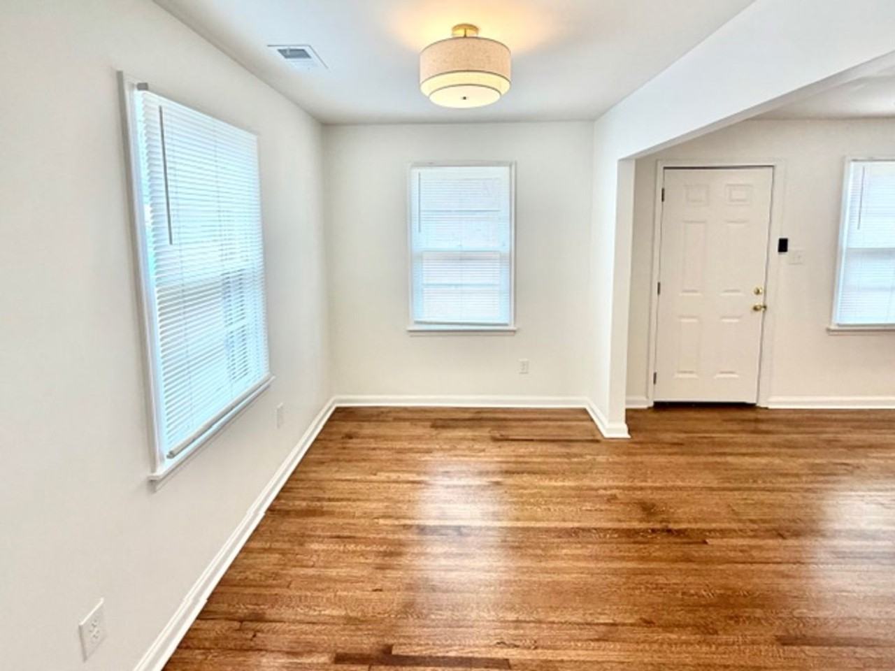 1459 Marcia Rd - Photo 3 of 10