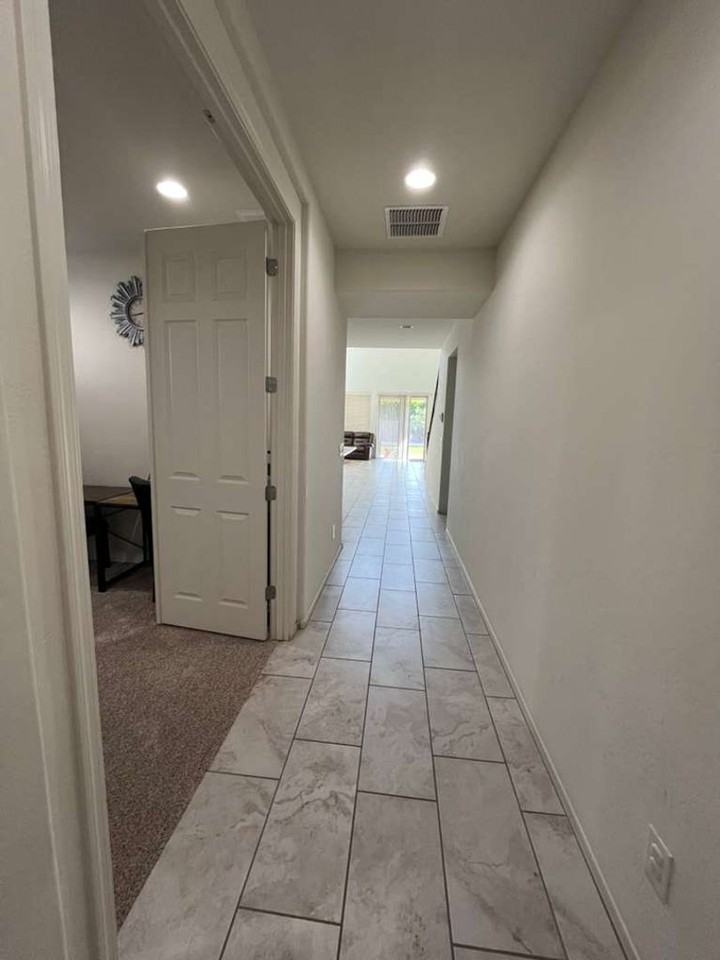 24757 N 96th Ln - Photo 4 of 36