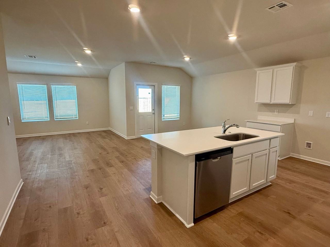 12525 Nw 142nd St - Photo 2 of 24