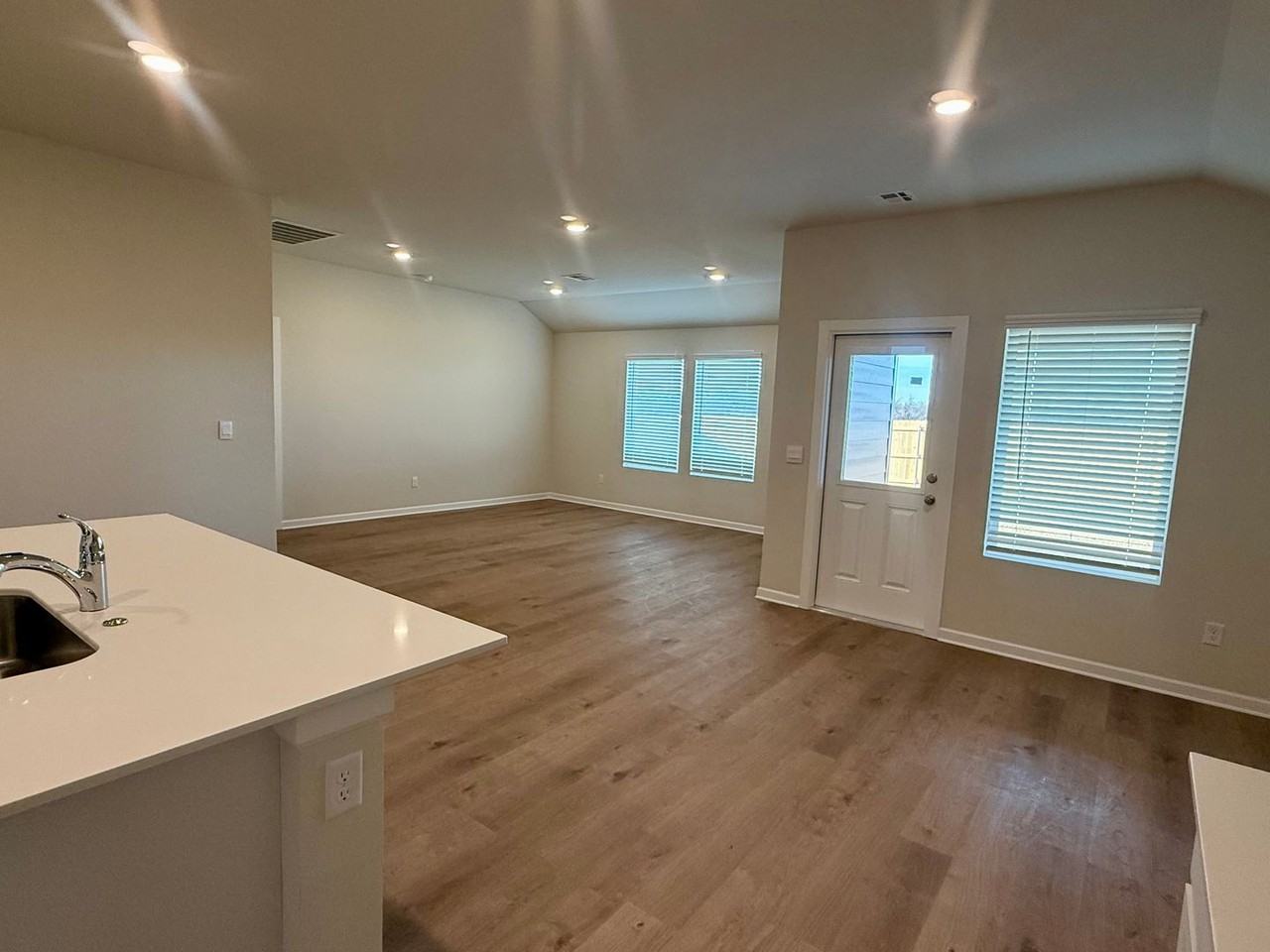 12525 Nw 142nd St - Photo 5 of 24