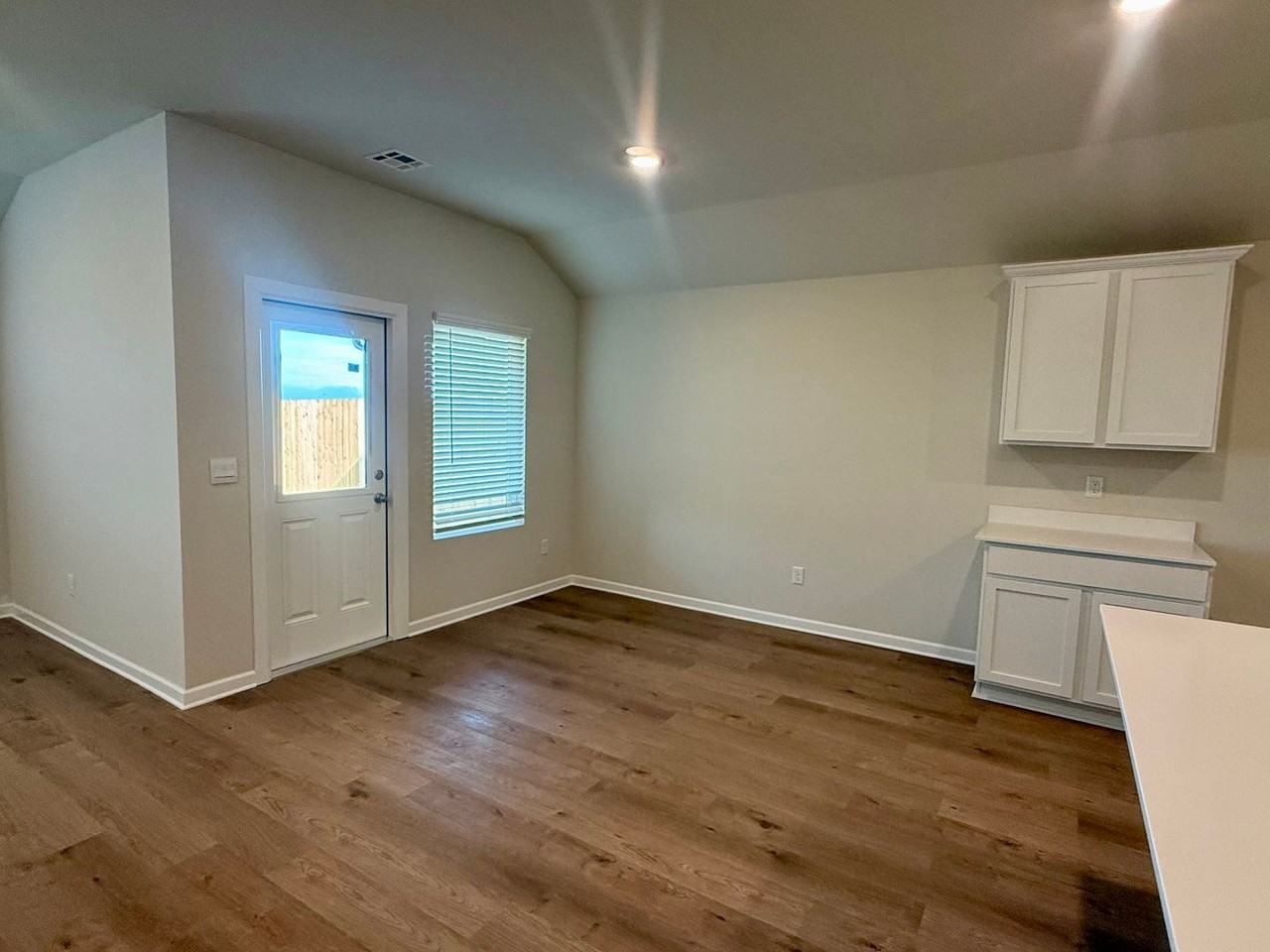 12525 Nw 142nd St - Photo 7 of 24