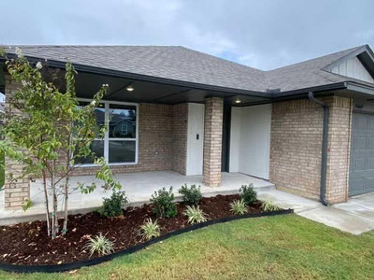 20649 Brush Creek Blvd - Photo 2 of 12