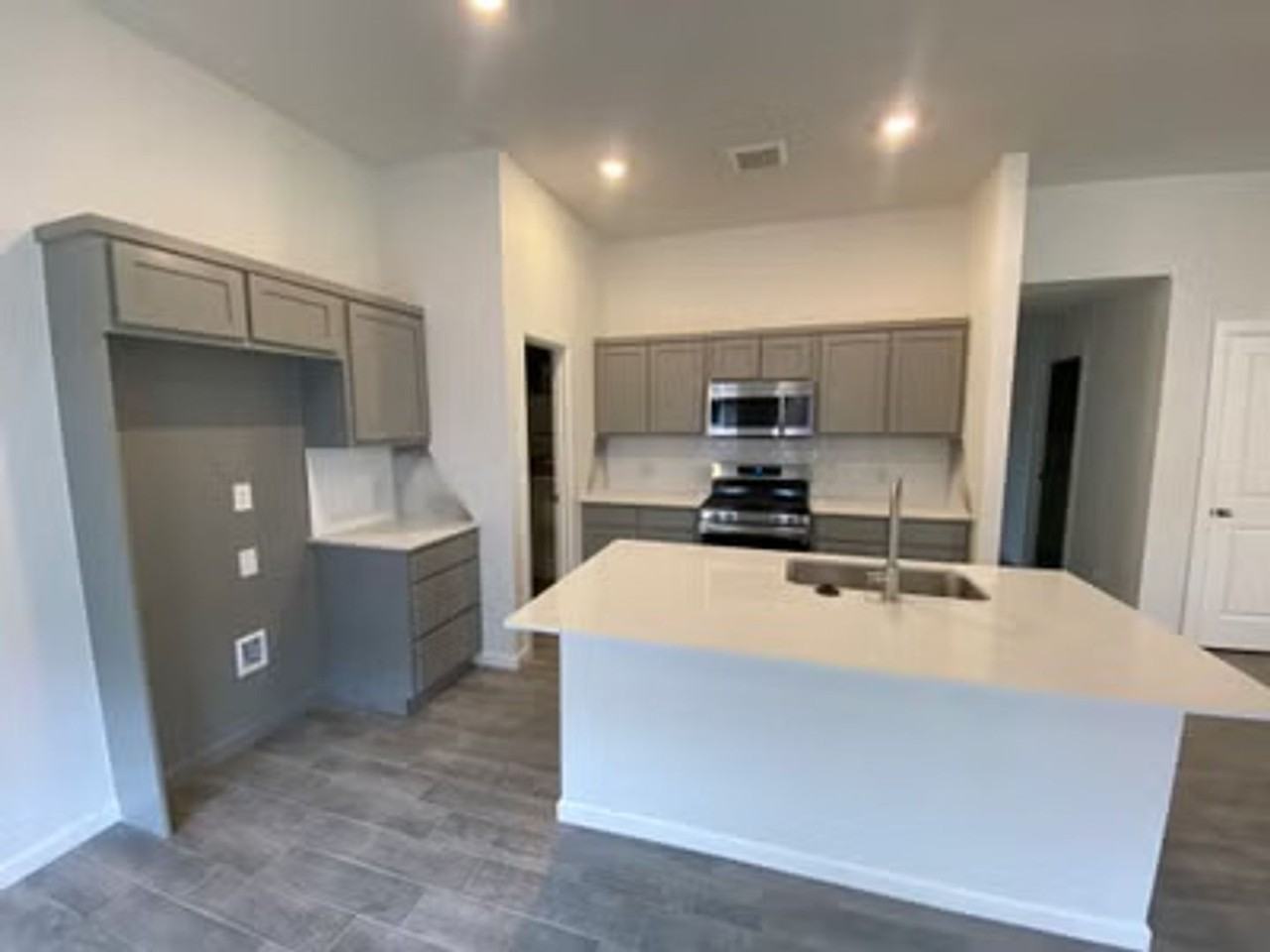 20649 Brush Creek Blvd - Photo 5 of 12