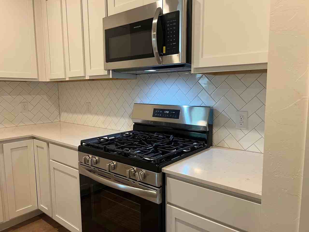 1732 Se 20th St - Photo 2 of 11