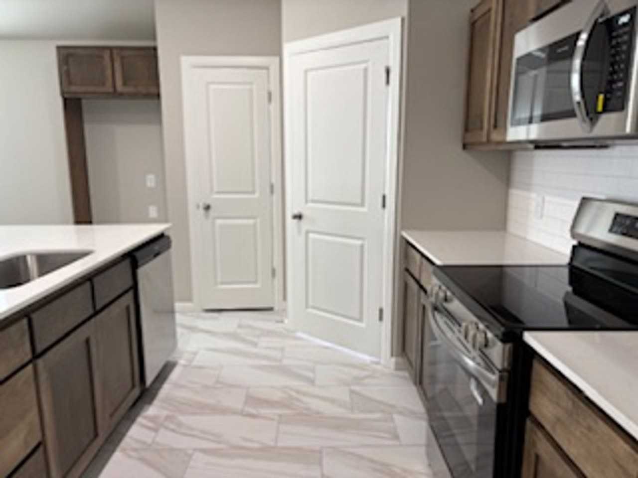 9105 Washita Creek Dr - Photo 5 of 15