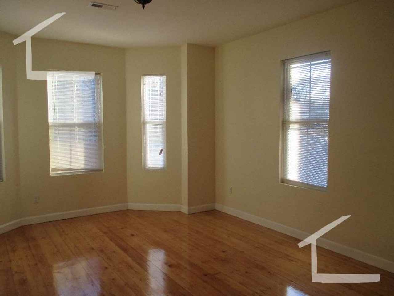 225 Boylston St - Photo 3 of 18