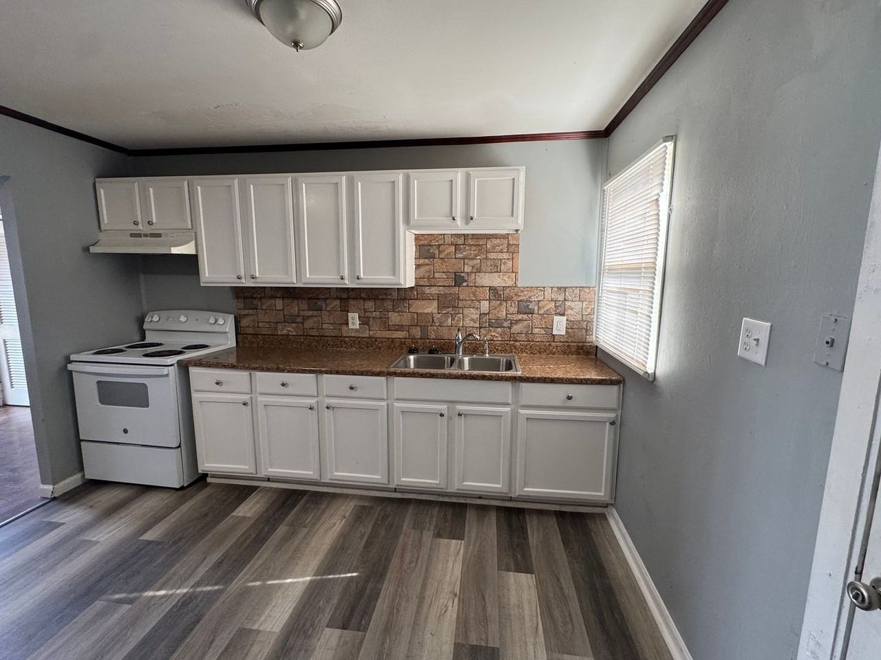 4715 E 33rd St - Photo 5 of 14