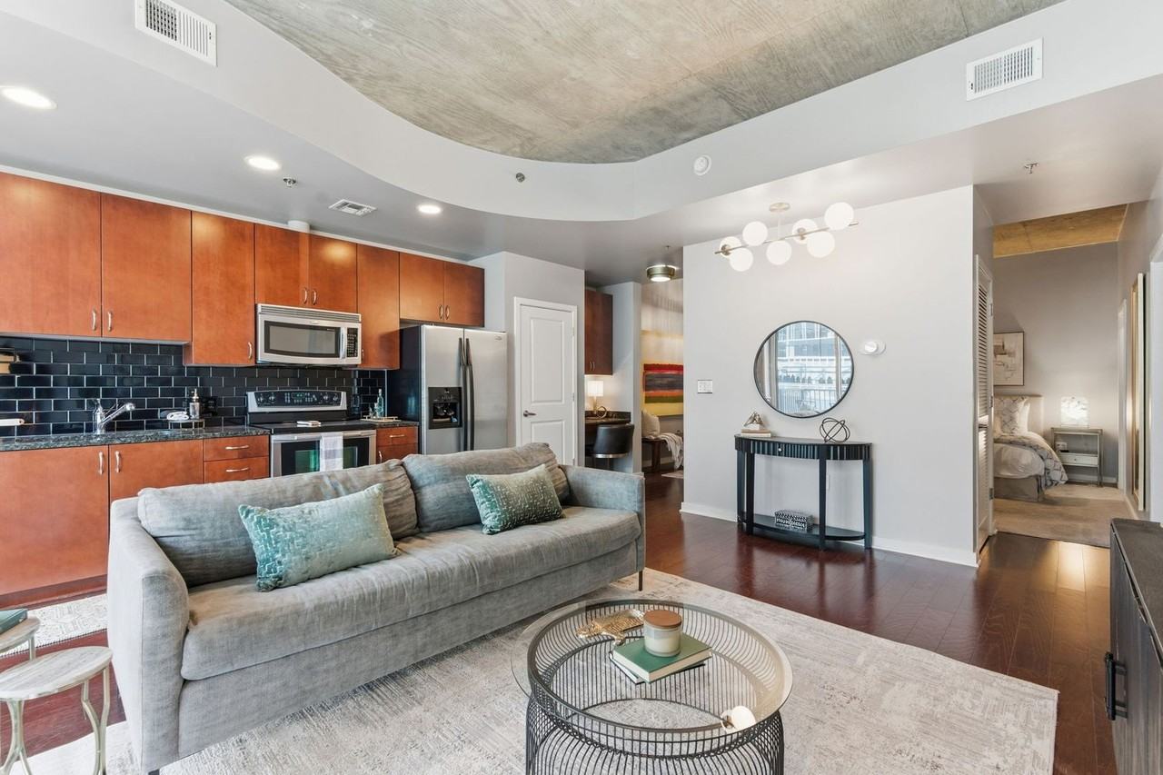 301 Demonbreun St - Photo 3 of 25