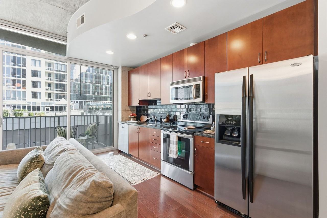 301 Demonbreun St - Photo 4 of 25