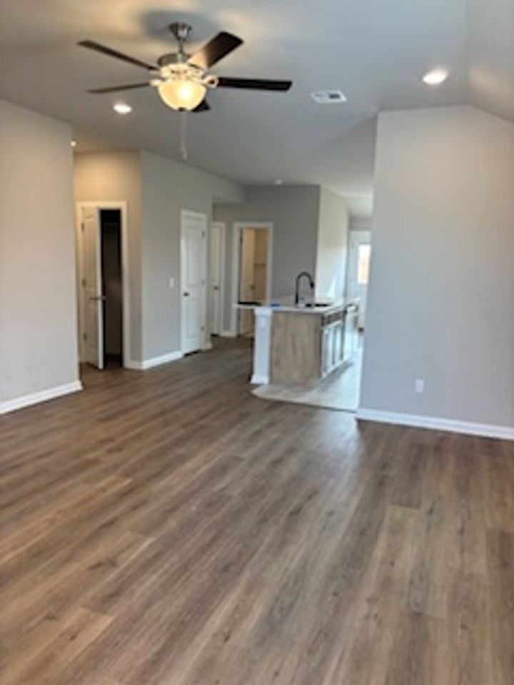 2100 Se 90th St - Photo 2 of 15