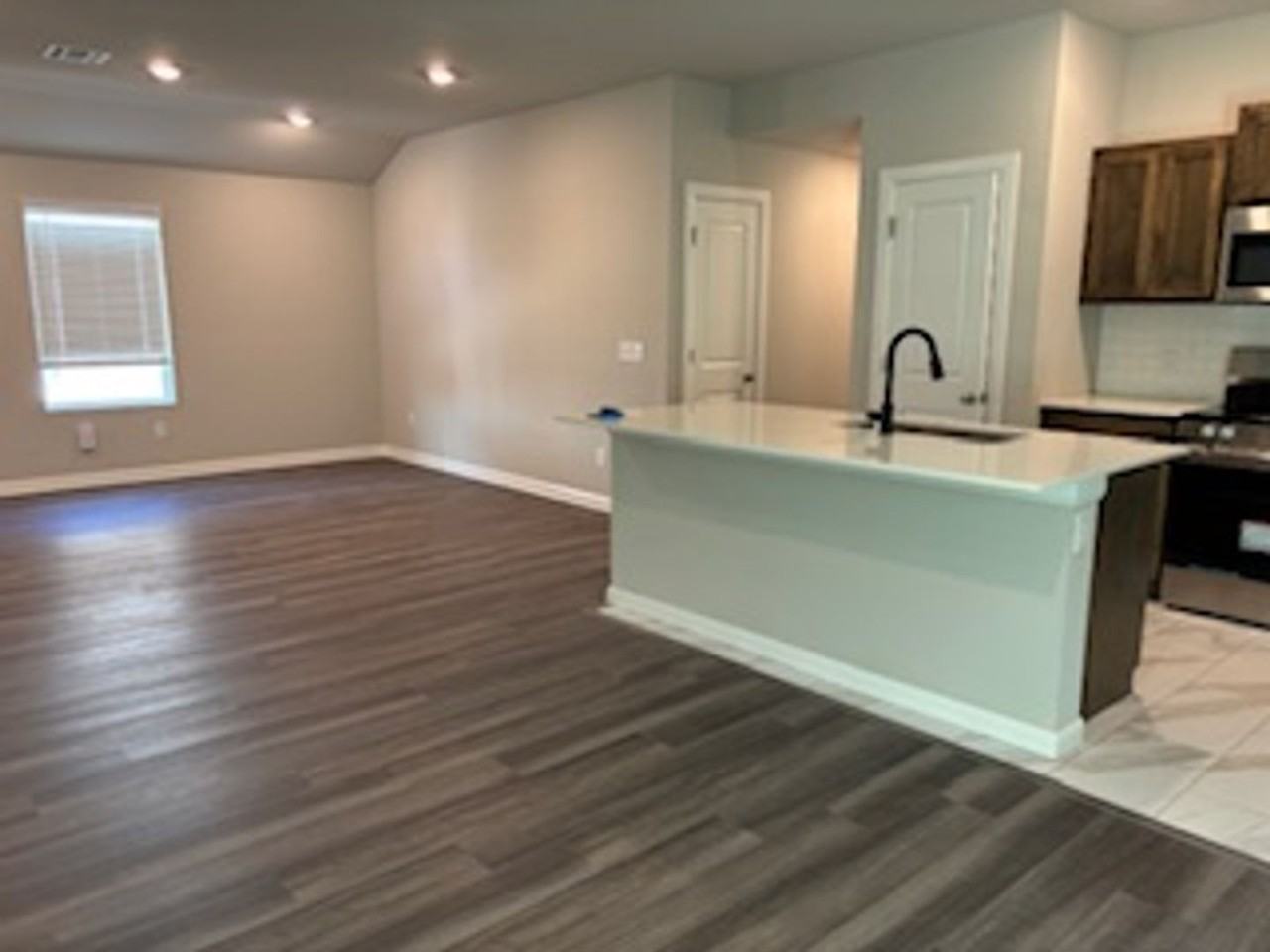 2104 Se 90th St - Photo 3 of 13