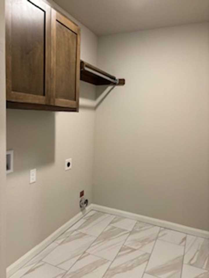 2104 Se 90th St - Photo 5 of 13