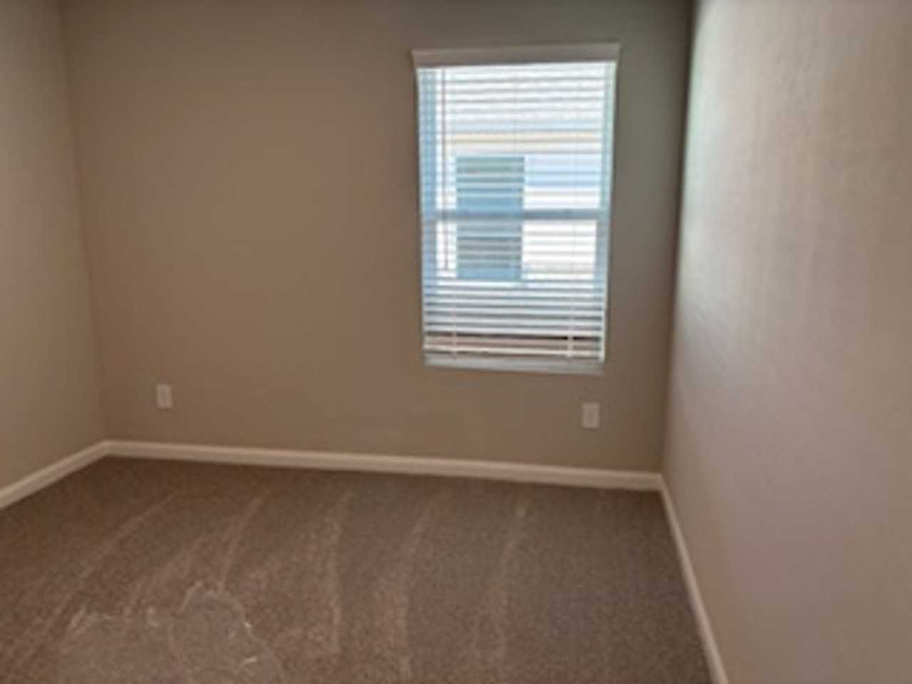 2104 Se 90th St - Photo 7 of 13