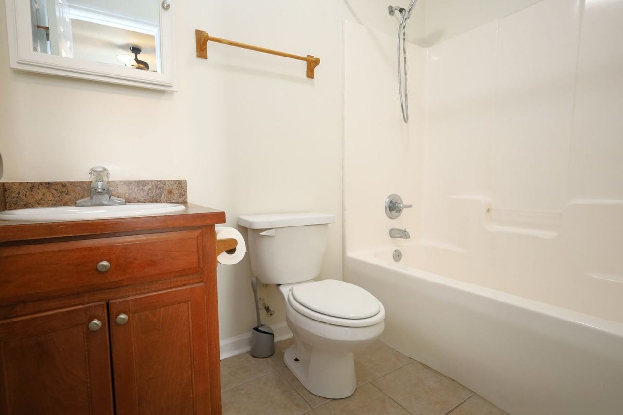 1728 Eli Pl #B - Photo 6 of 9