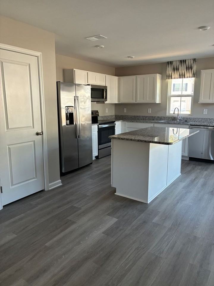 132 Villa Grande St Unit A - Photo 2 of 24