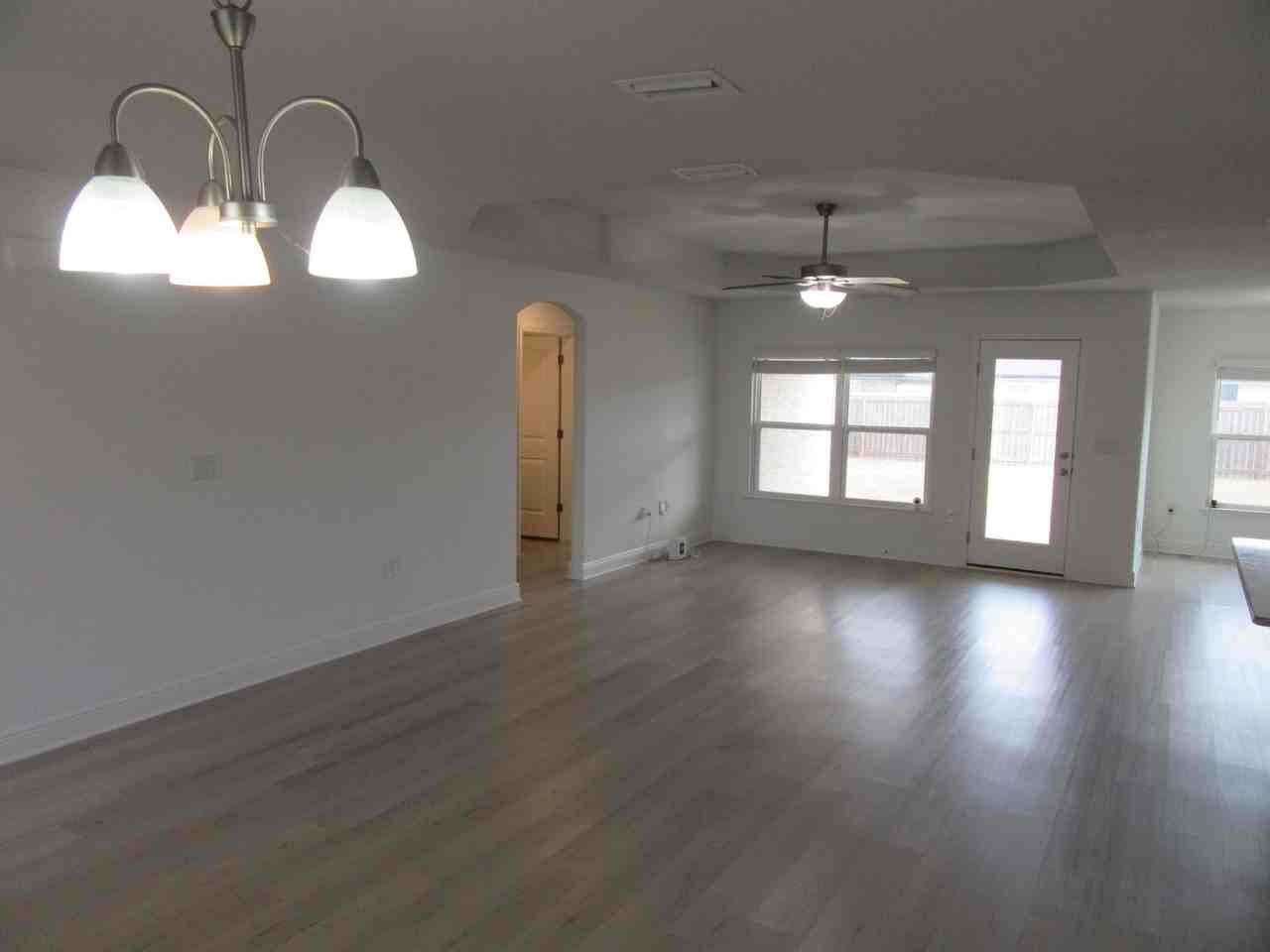 3836 Redbud Way - Photo 3 of 30