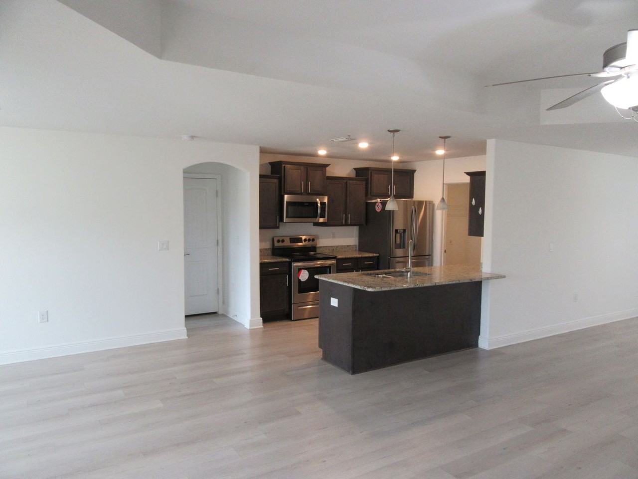 3836 Redbud Way - Photo 6 of 30