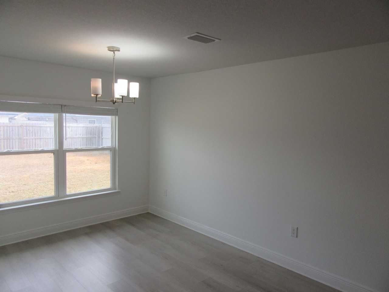 3836 Redbud Way - Photo 7 of 30