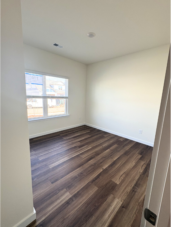 8500 Mulberry St - Photo 4 of 18