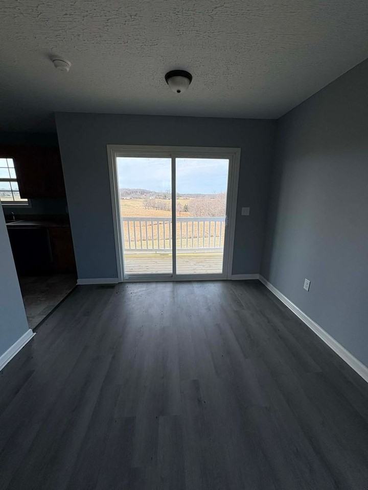 393 J Hunt Rd - Photo 3 of 11