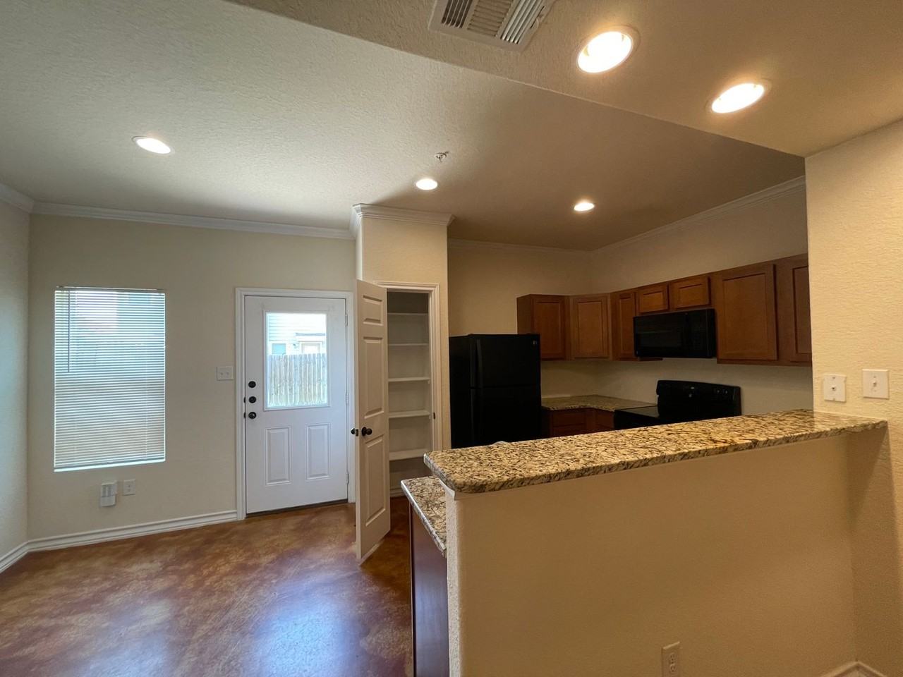 16843 16843 Dancing Ava - 2 #2 - Photo 4 of 10