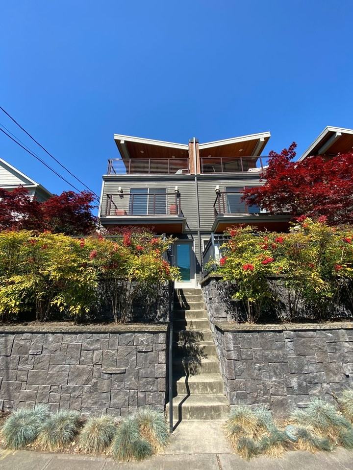 560 Ward St #A - Photo 2 of 22