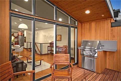 560 Ward St #A - Photo 3 of 22