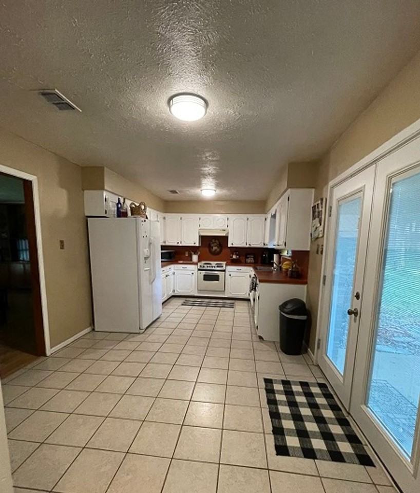 3816 Red Oak Dr - Photo 3 of 11