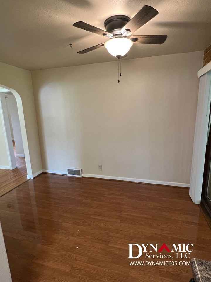 2405 S Norton Ave - Photo 5 of 34