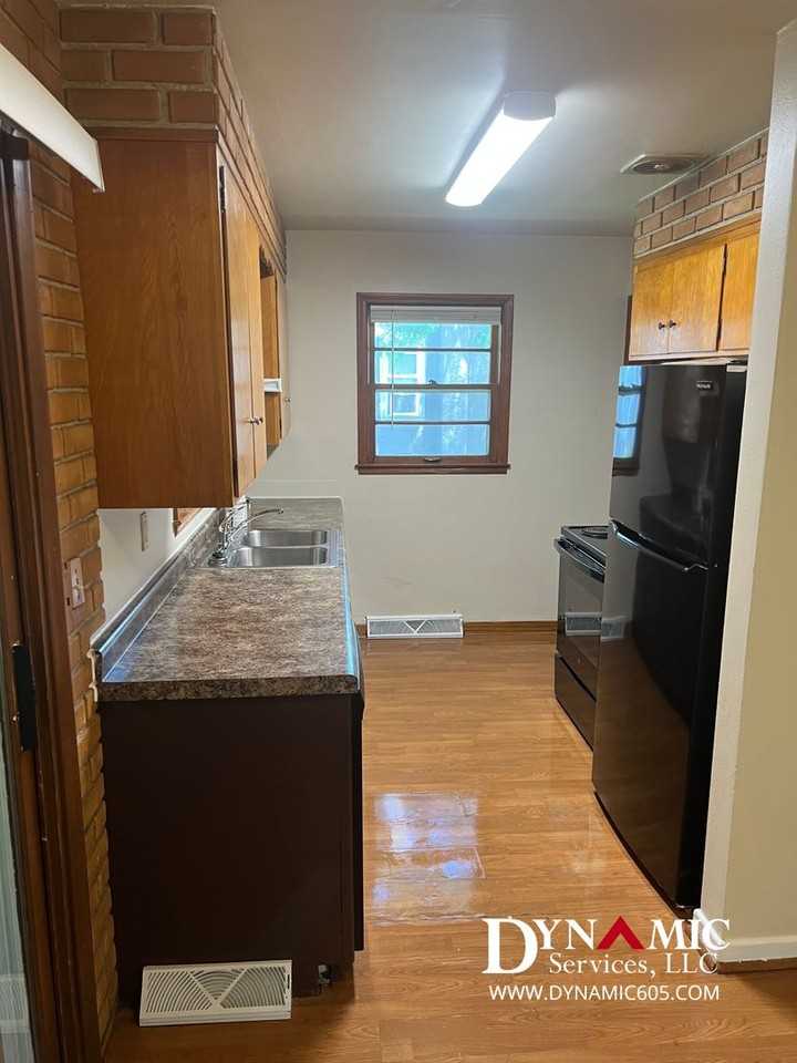 2405 S Norton Ave - Photo 7 of 34