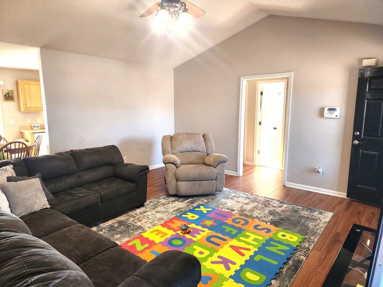 7505 Brittany Lakes Dr - Photo 4 of 21