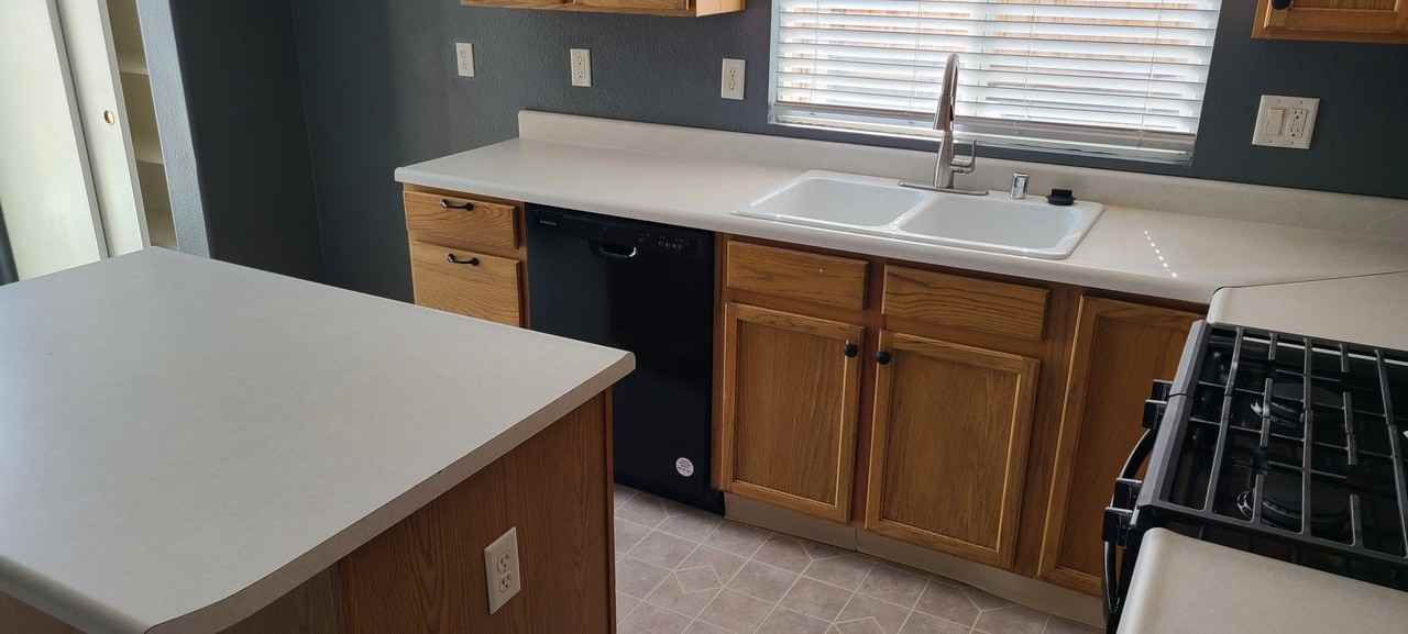 6382 Everest Dr - Photo 4 of 15