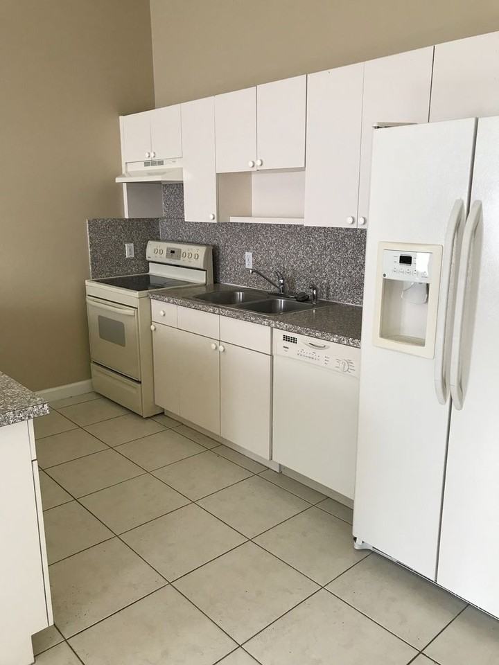 251 Sw 4th St - Photo 6 of 24