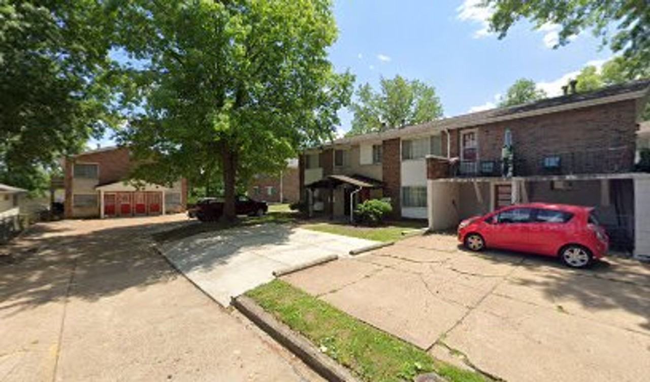 2359 Ridgecrest Dr - Photo 2 of 6