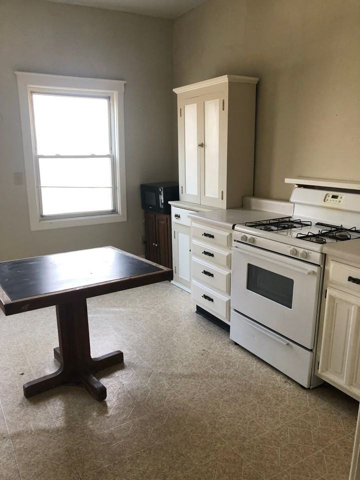 210 Perrin Ave #4 - Photo 5 of 9