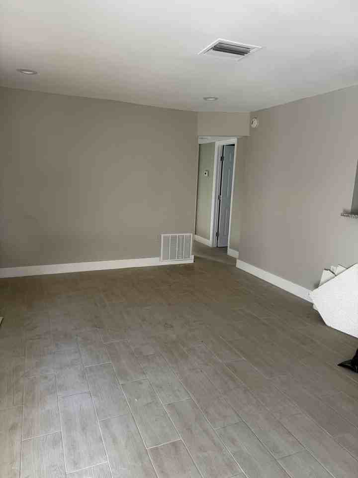 1905 Winkler Ave #1 - Photo 3 of 5