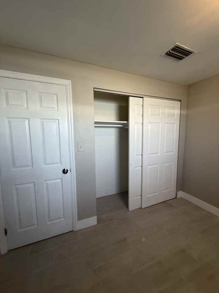 1905 Winkler Ave #1 - Photo 2 of 5