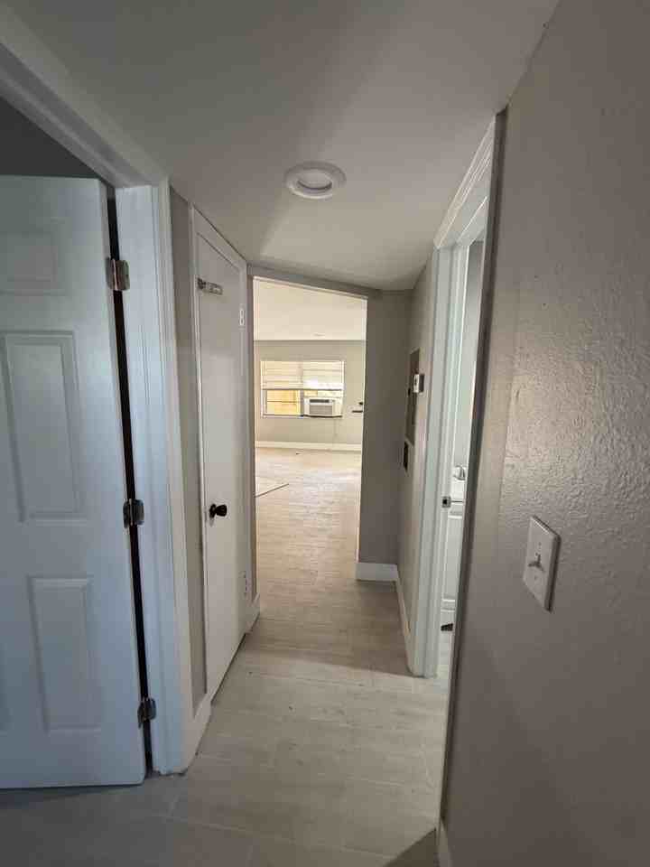 1905 Winkler Ave #1 - Photo 4 of 5