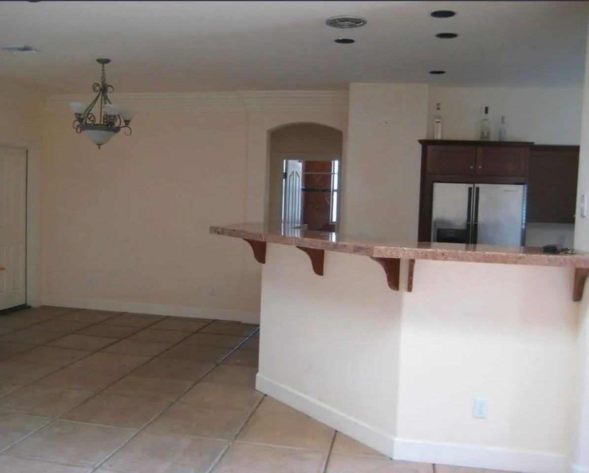 3033 N. Fremont Ave. - Photo 6 of 19