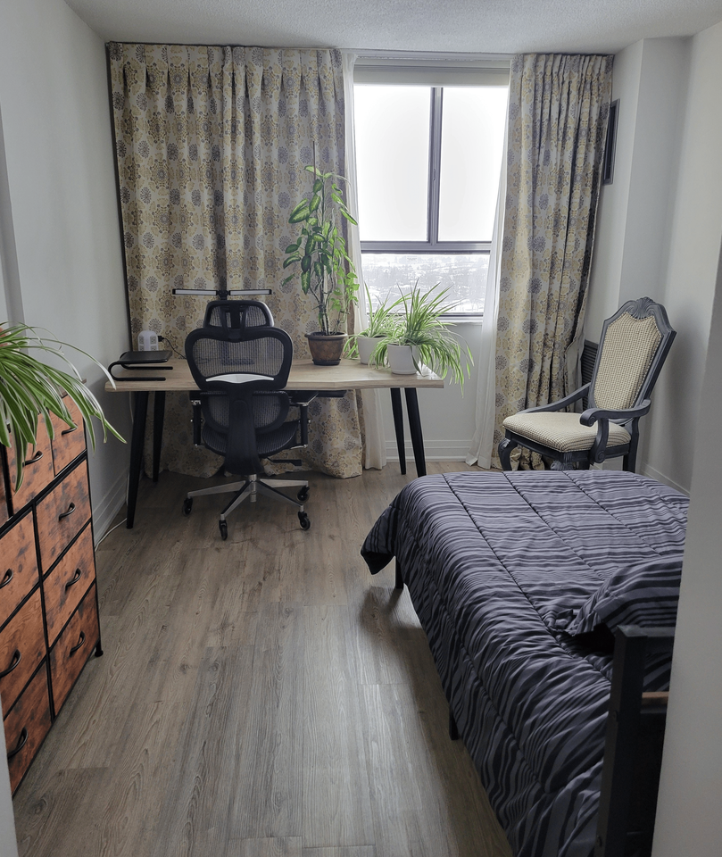 120 Widdicombe Hill Boulevard - Photo 3 of 21