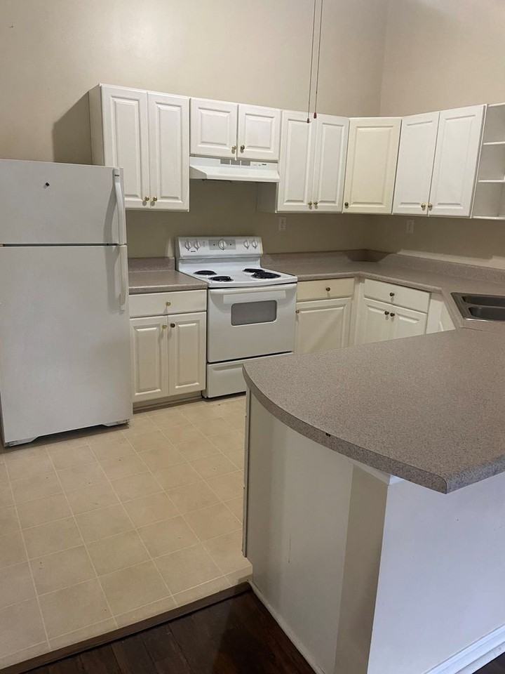 151 Wexford Dr #204 - Photo 5 of 6