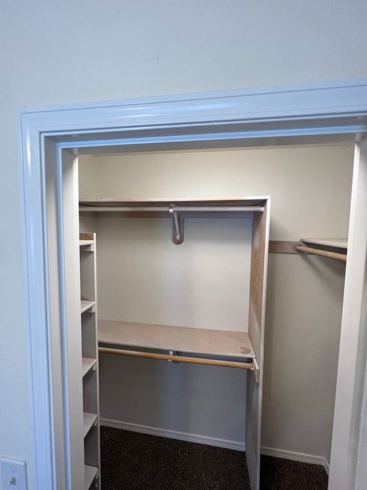 4121 Forsythia St - Photo 4 of 14