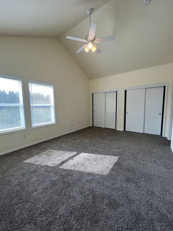 4121 Forsythia St - Photo 5 of 14