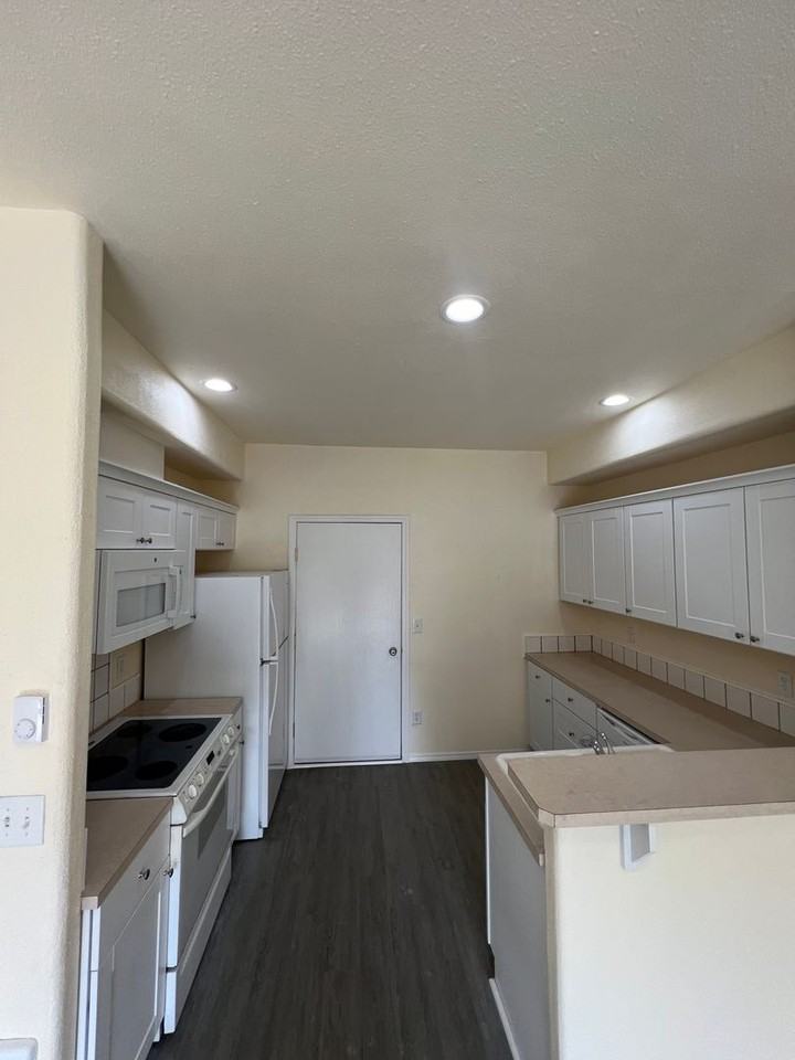 4121 Forsythia St - Photo 6 of 14