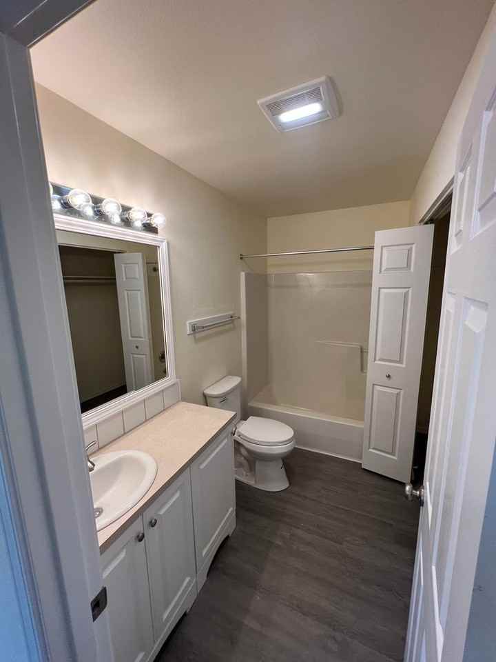 4121 Forsythia St - Photo 7 of 14