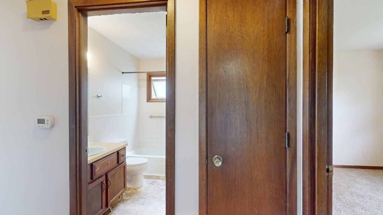 1320 24th St - Photo 7 of 16