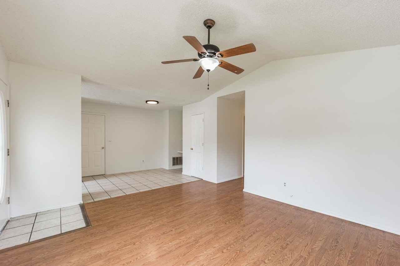 478 E Evergreen Ln - Photo 3 of 12