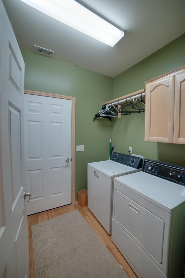 1085 Sirron Ave - Photo 6 of 13