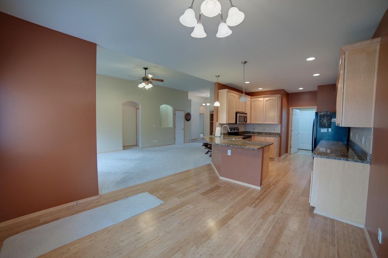 1085 Sirron Ave - Photo 7 of 13